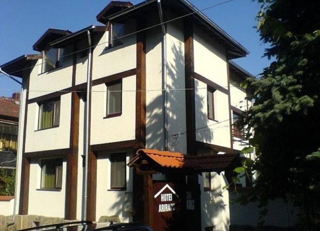 House Arirang Hotel Cherni Osum Exterior photo