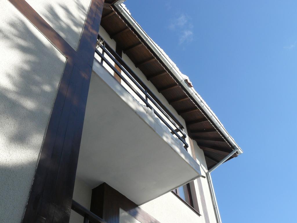 House Arirang Hotel Cherni Osum Exterior photo