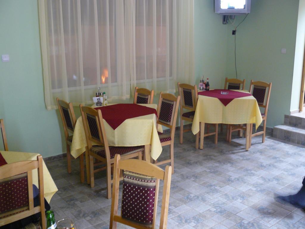 House Arirang Hotel Cherni Osum Exterior photo